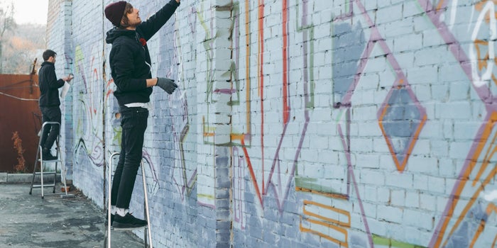 ¿Pintar grafiti como negocio? 5 ideas de emprendimientos urbanos