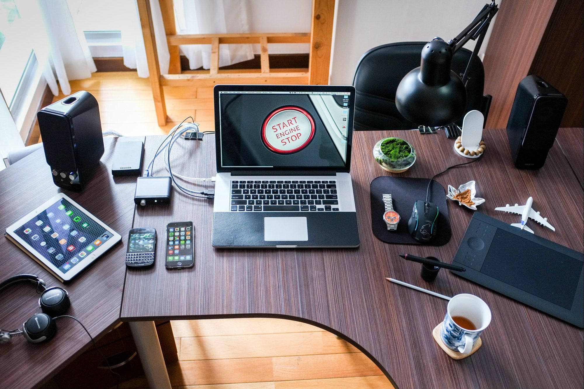 Build your dream desk setup with these gadgets and accessories » Gadget Flow