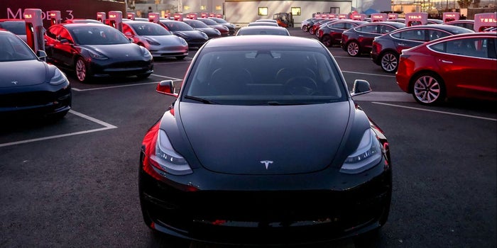 Tesla ofrecerá su propio seguro de autos y según Elon Musk, será 'más convincente'