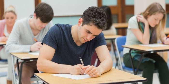 5 títulos universitarios que te preparan para triunfar con tu negocio