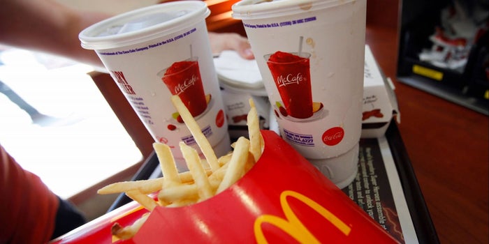 Decenas de trabajadores han presentado demandas por acoso sexual contra McDonald's