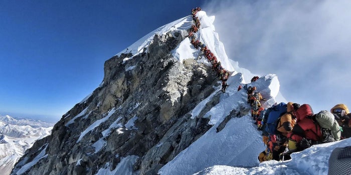 En qué se parecen la saturada cumbre del Everest y tu eterna lista de pendientes