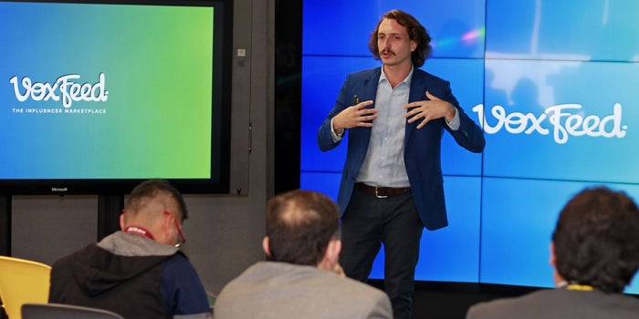 Los influencers necesitan operar con mayor transparencia y reglas claras: VoxFeed