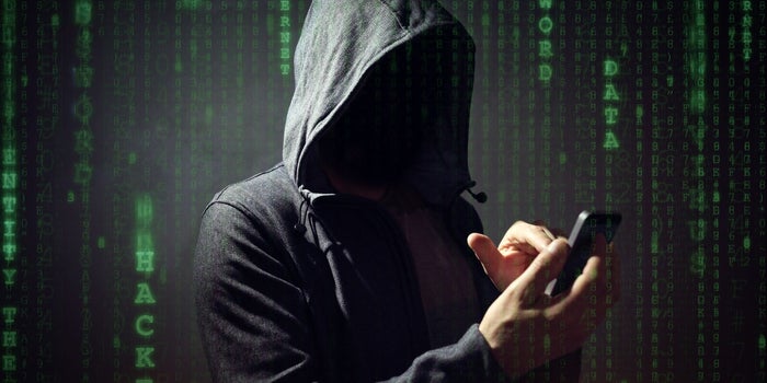 Una falla en WhatsApp modifica los mensajes y la identidad de las personas