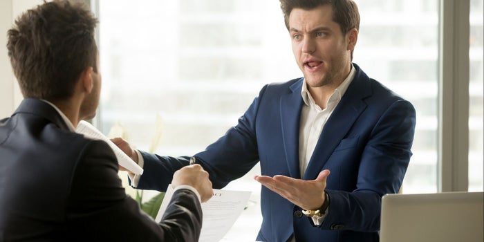 ¿Tus empleados te odian en secreto? Estos 5 hábitos gerenciales pueden ser la razón