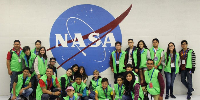 Niñas y niños mexicanos visitan Silicon Valley gracias a la robótica