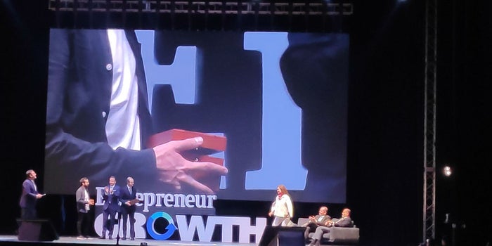 Emprendedores Vs. Tiburones: Cómo hacer un pitch de elevador ante un inversionista