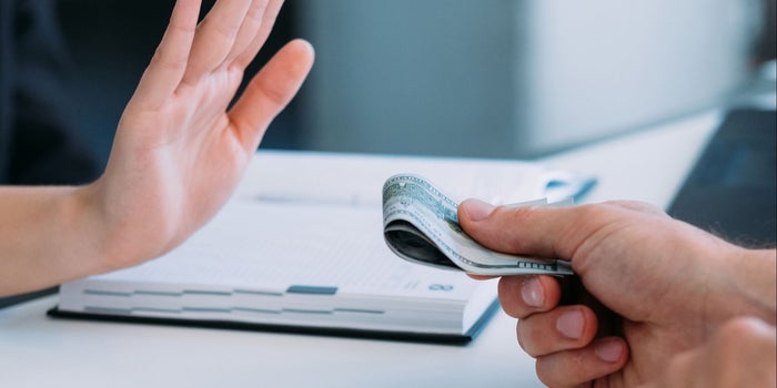Te damos 4 claves para saber cuándo sí y cuándo absolutamente NO debes ofrecer tus servicios sin cobrar