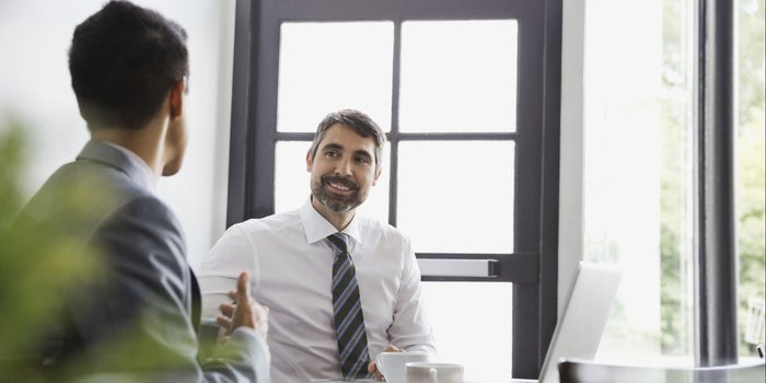 2 habilidades necesarias para triunfar en una mesa de negociación