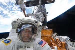 How an Astronaut Manages Fear and Risk
