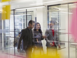 4 Ways to Position Yourself as an Industry Authority