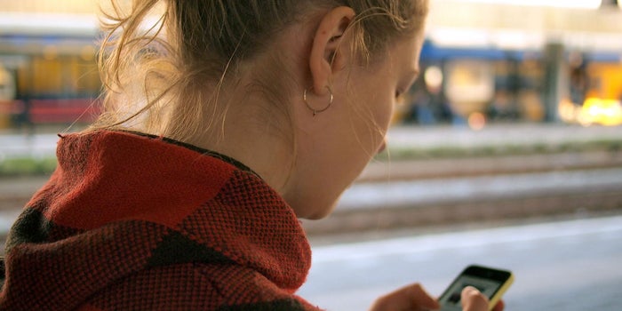 Adolescentes mexicanos admiten ser 'adictos' al celular