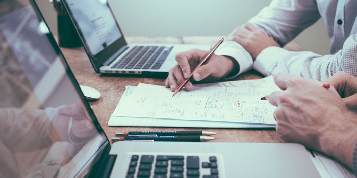 8 formas de ganar dinero en línea sin renunciar a tu trabajo