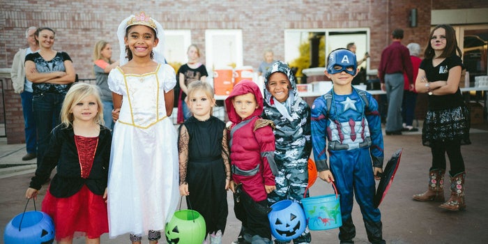 ¿Necesitas dinero extra? Abre un negocio de disfraces infantiles para halloween