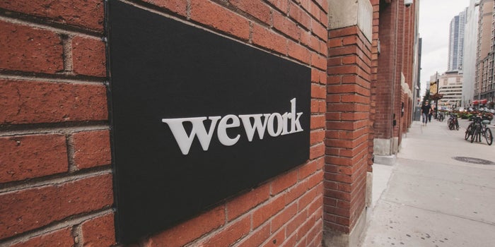 SoftBank, el mayor inversionista de WeWork, toma el control de la empresa y saca a su cofundador Adam Neumann