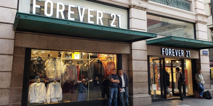 Forever 21 cierra su primera tienda en México después de declararse en bancarrota