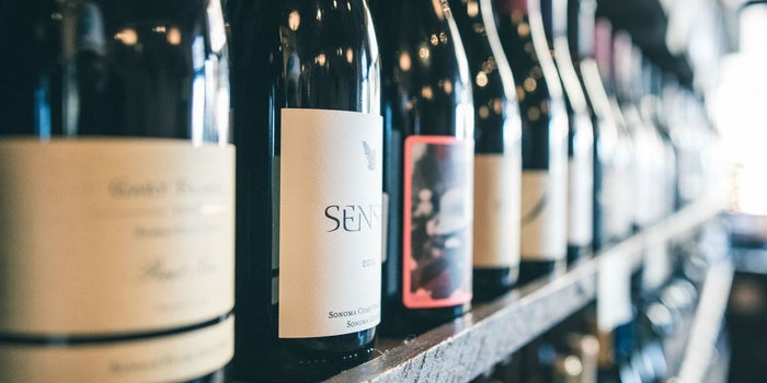 Lanza un negocio de suscripción online de vinos para el cierre del año