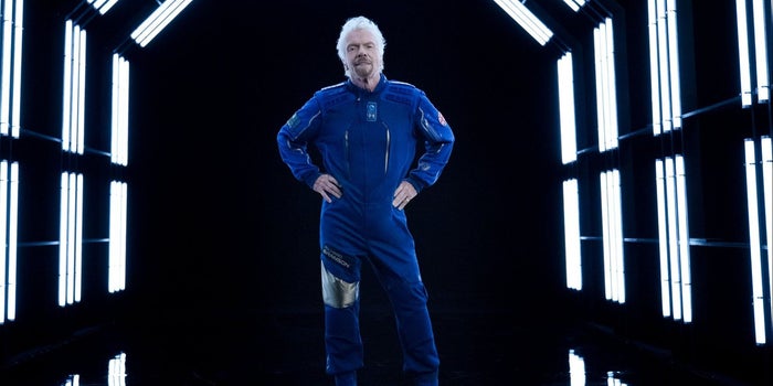 Este es el traje diseñado por Under Armour que portarán los pasajeros en los viajes espaciales de Virgin Galactic