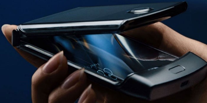 Motorola regresó al mercado su equipo Razr como teléfono plegable