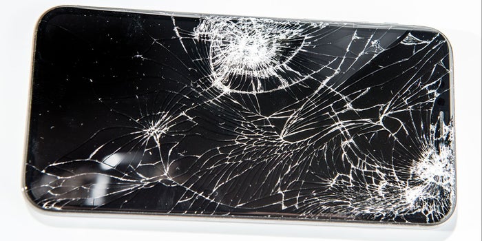 Apple dice que el costo de sus servicios de reparación es mayor de lo que realmente te cobra