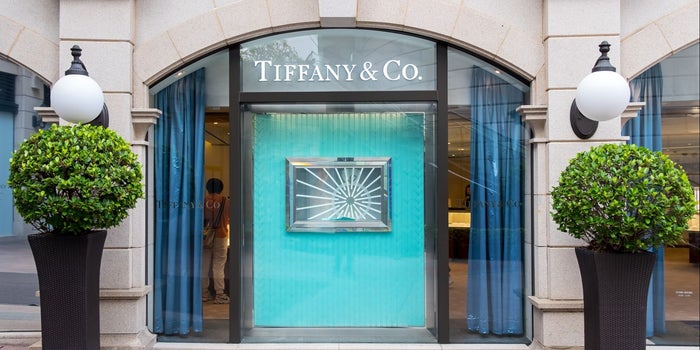 Louis Vuitton quiere convertirse en el rey de la joyería: Compra Tiffany por 16,200 millones de dólares