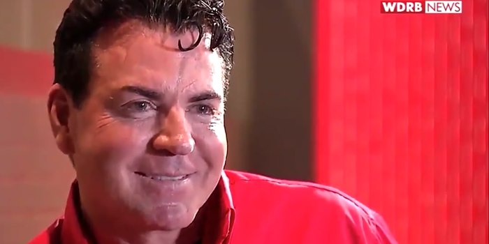 El ex-CEO de Papa John's dice que comió más de 40 pizzas en 30 días y que se acerca el 'día del juicio' para la marca
