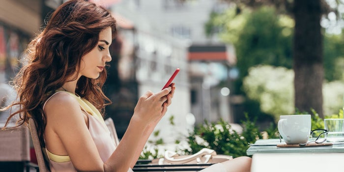 ¡Cuidado con tu cita! Agresores sexuales se infiltran en Tinder y otras apps