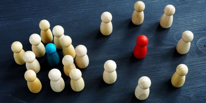 ¿Tienes un empleado introvertido? Ayúdalo a destacar con estos 3 tips