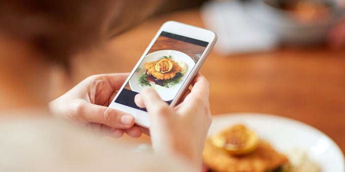 Instagram agregó una función que te permite hacer collage de fotos en tus historias