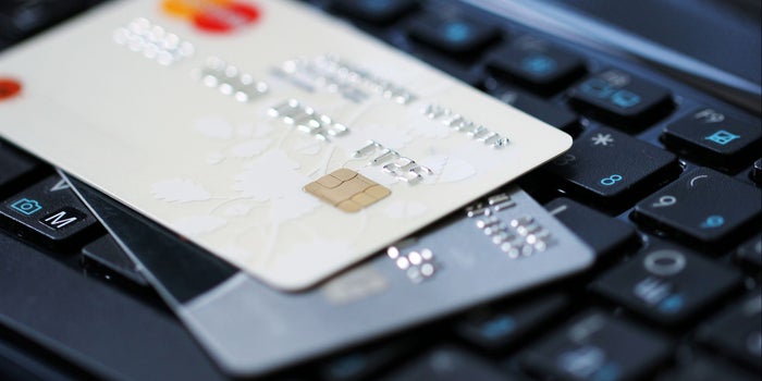 ¡Ten cuidado! Las tarjetas de crédito caducas son el nuevo método de estafa