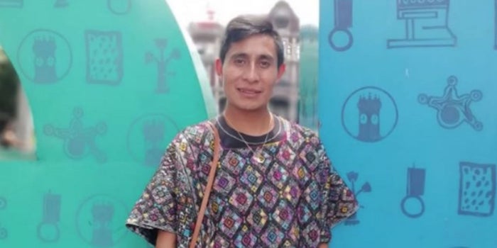 Detienen en aduana las prendas del diseñador tzotzil que participaría en el Fashion Week de Nueva York