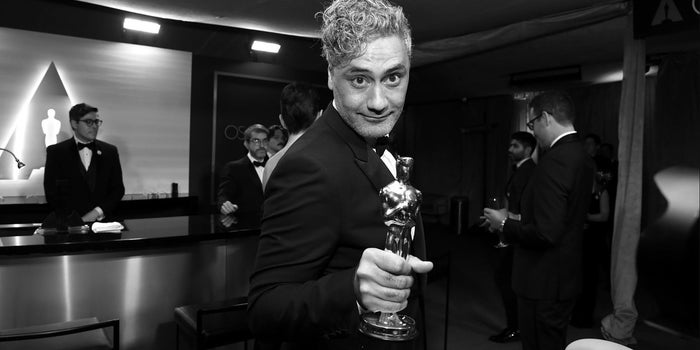 Por qué Taika Waititi se quejó de Apple luego de ganar el Oscar