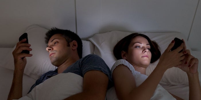 El amor en la era digital: así expresan los mexicanos sus celos y su infidelidad en el celular