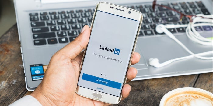 Los mensajes directos de LinkedIn son tu nueva mejor herramienta de ventas. Aquí te decimos por qué