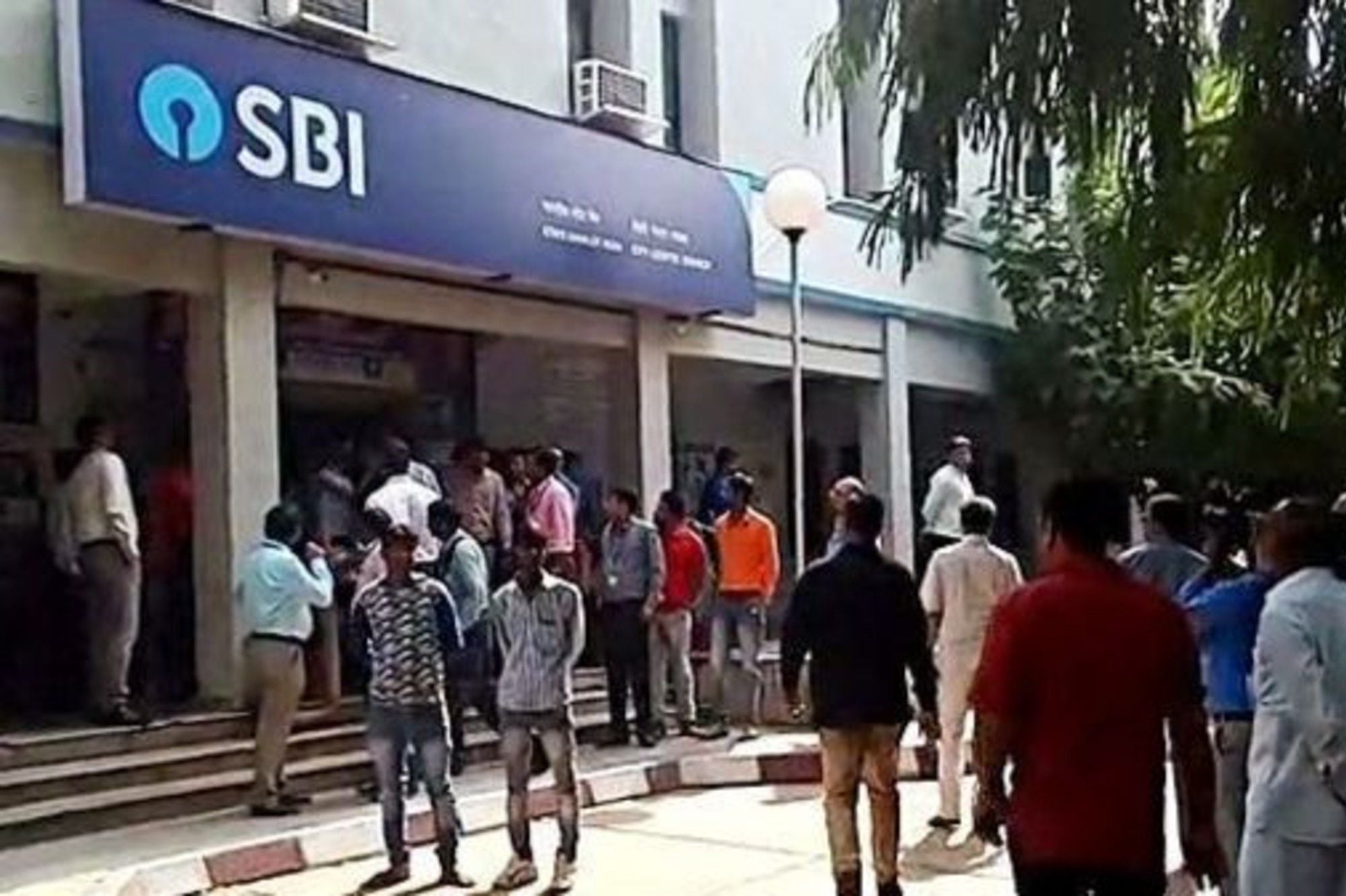 SBI Removes Average Minimum Balance Charges of All Savings Account