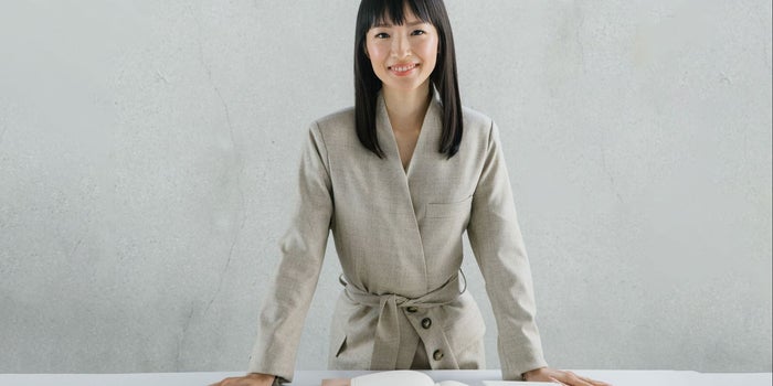 Marie Kondo visitó mi espacio de trabajo de cuarentena para darme una lección sobre dejar ir