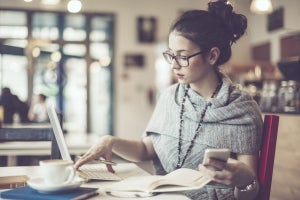 12 Tools for Running Your Business From Anywhere in the World (Infographic)
