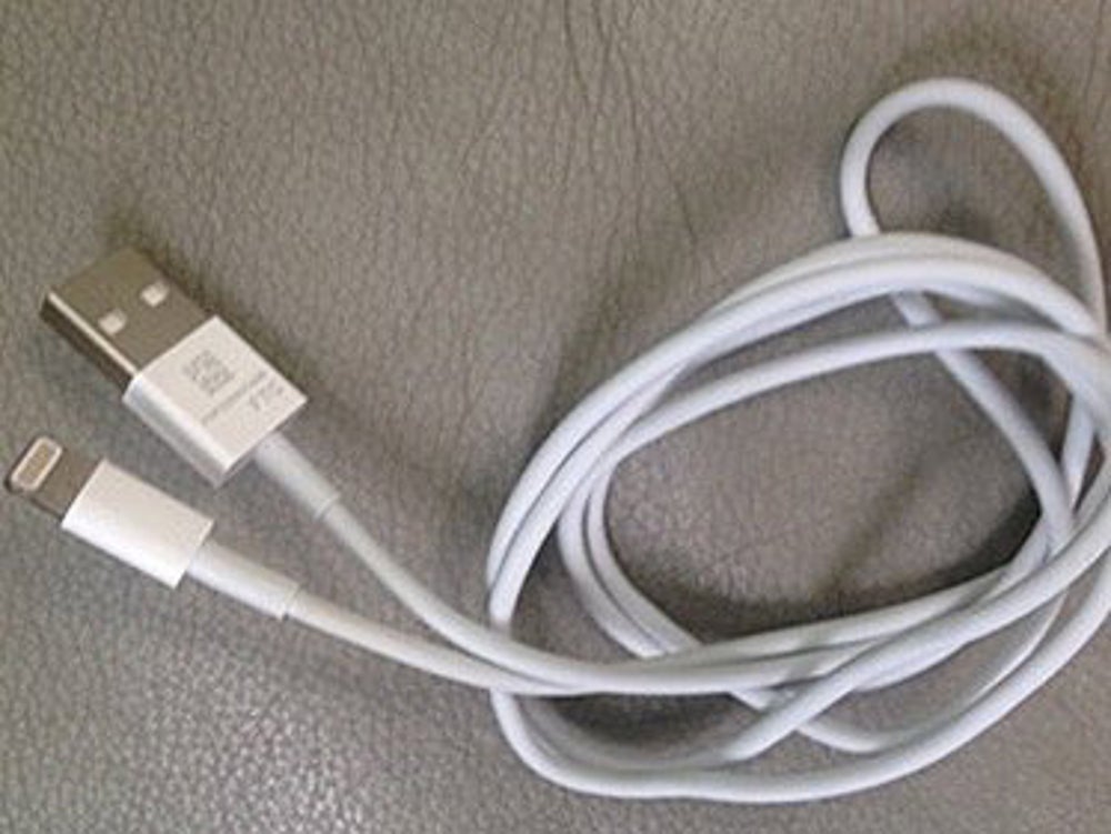 iPhone 5's cable is both expensive and inconvenient.