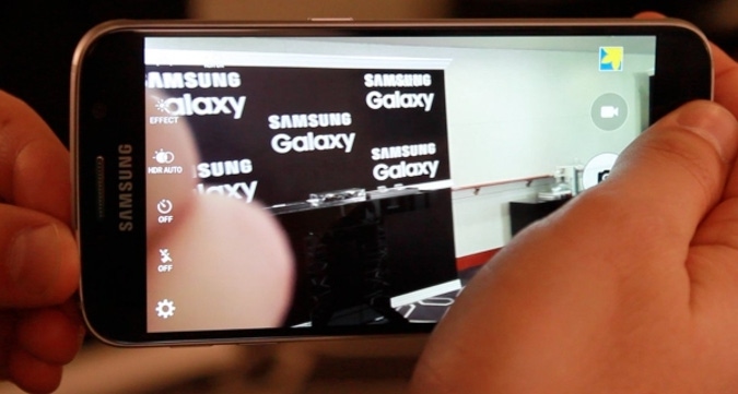 10 Things Samsung's New Galaxy Phones Can Do That the iPhone Can't