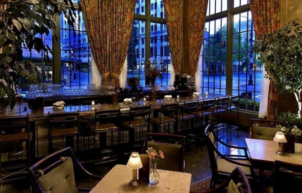 Oliver's Lounge at the Mayflower Park Hotel (Seattle, WA)