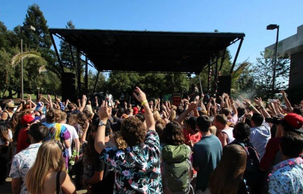 9 LowCost Business Ideas for College Students