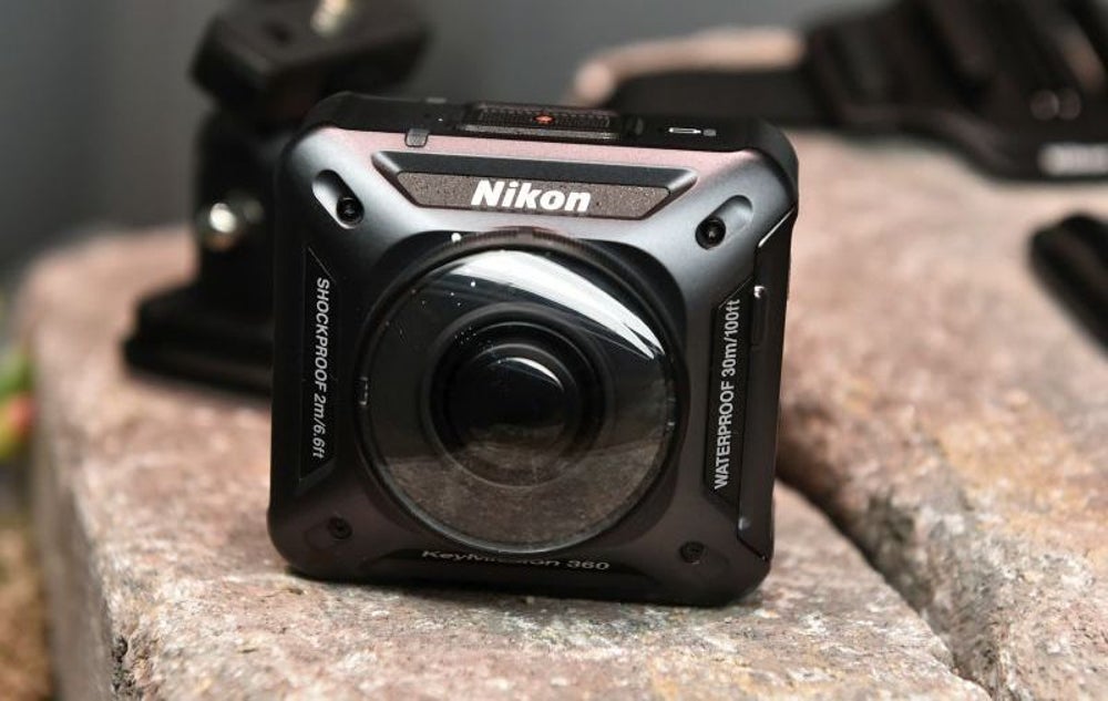 9. NIKON | Incorporada en 1917 (100 años)