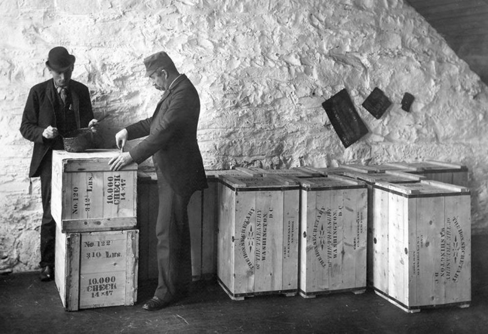 Paper: Crane & Co. founded in 1801