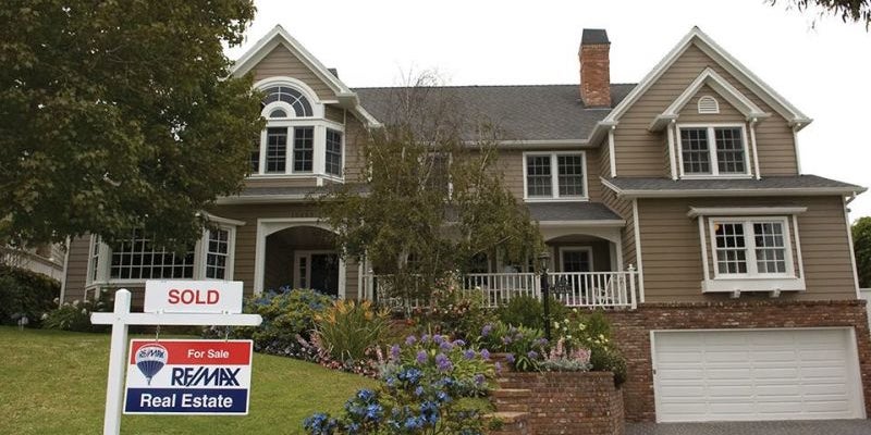 Re/Max LLC