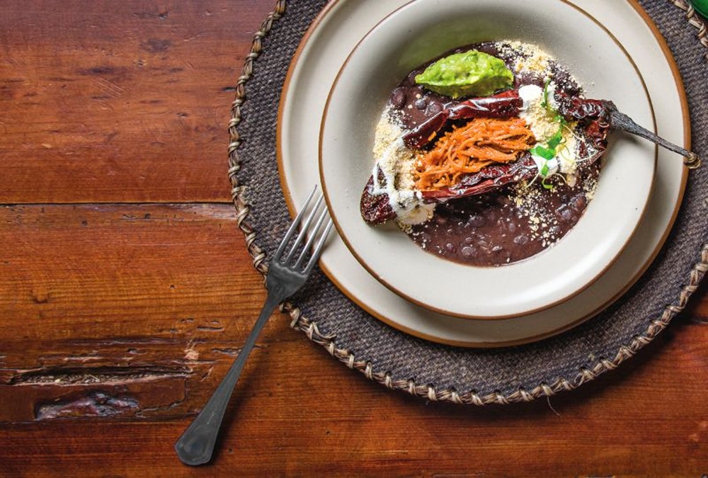 Chile relleno de fideo seco