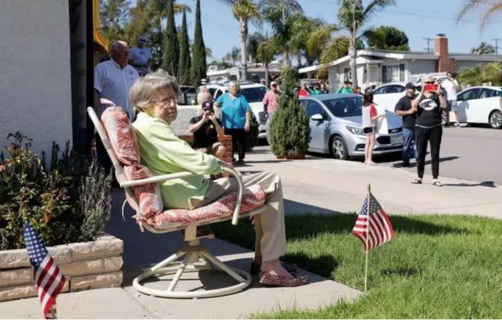 Ruth Gallivan en San Diego, EE.UU., cumplió 104 años durante el encierro.