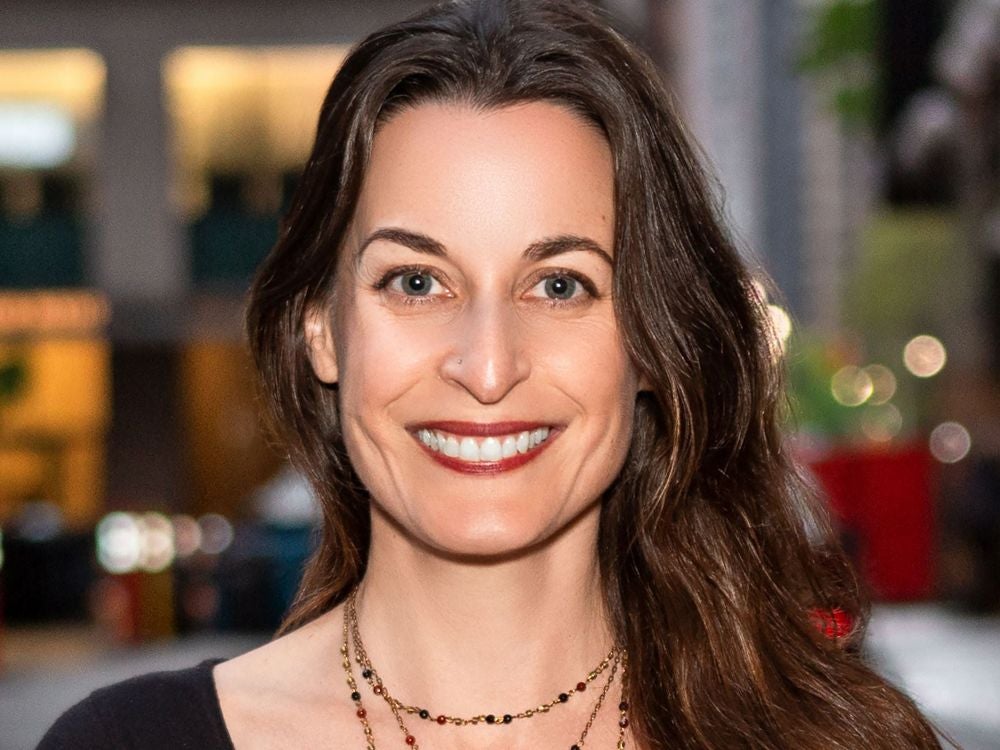 Navigating The Investor Seas - Daisy Mellet