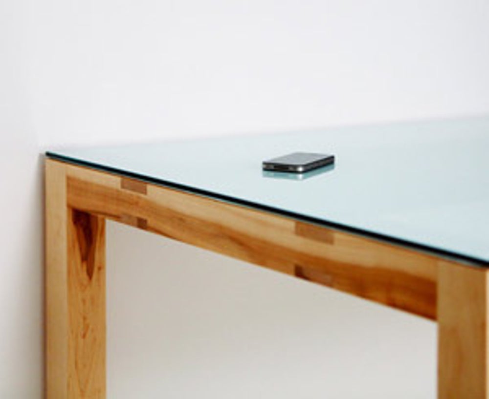 Kaikuuu01 Speaker Table