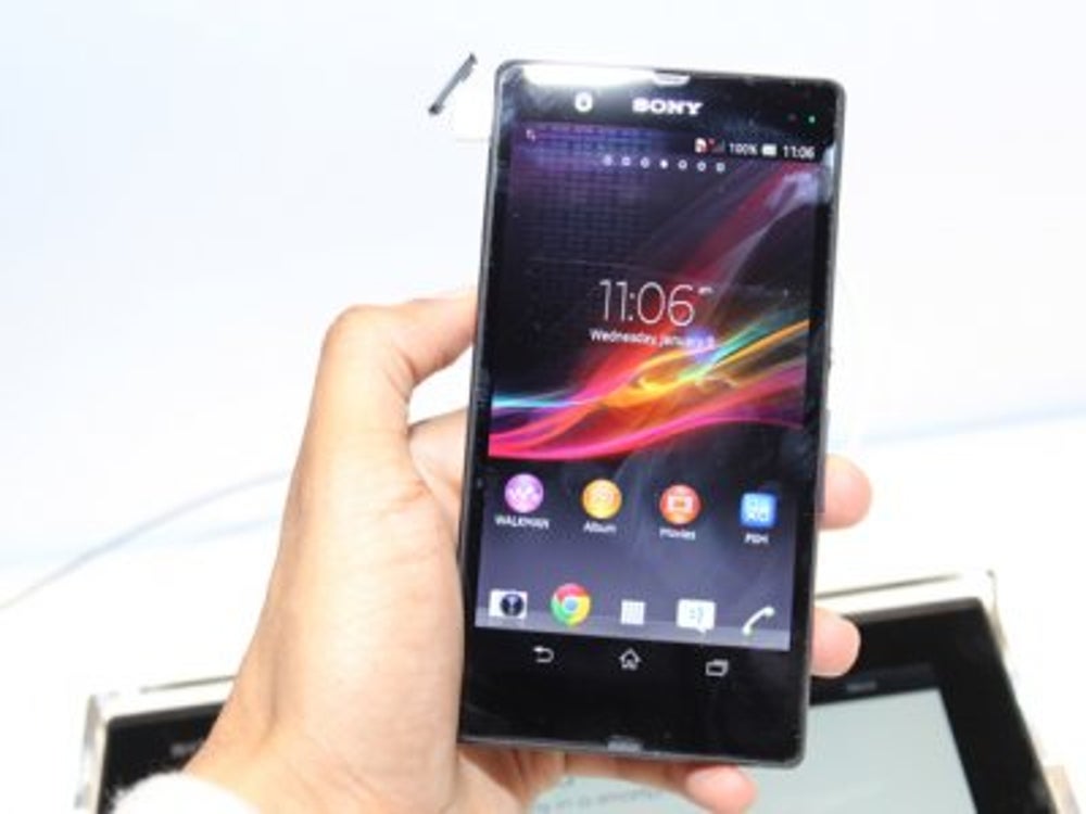 Sony Xperia Z has a giant screen and is water resistant